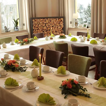 Restaurant Zwergschloesschen 3* Γκέρα